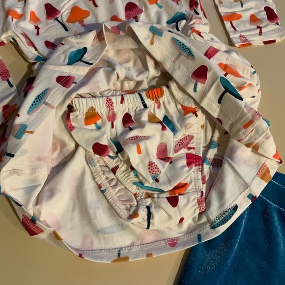 Super cute mushroom dress with velour leggings - Picture 4 of 8